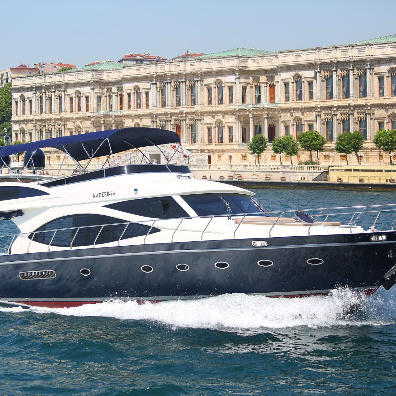 Istanbul Bosphorus Yacht Cruise (2 Hours)