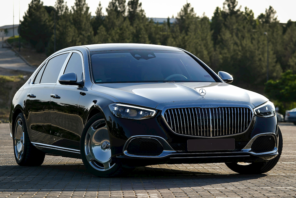 Istanbul Airports (IST or SAW) Transfer with Maybach