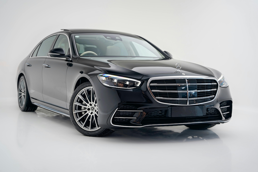 Istanbul Airports (IST or SAW) Transfer with Mercedes S Class