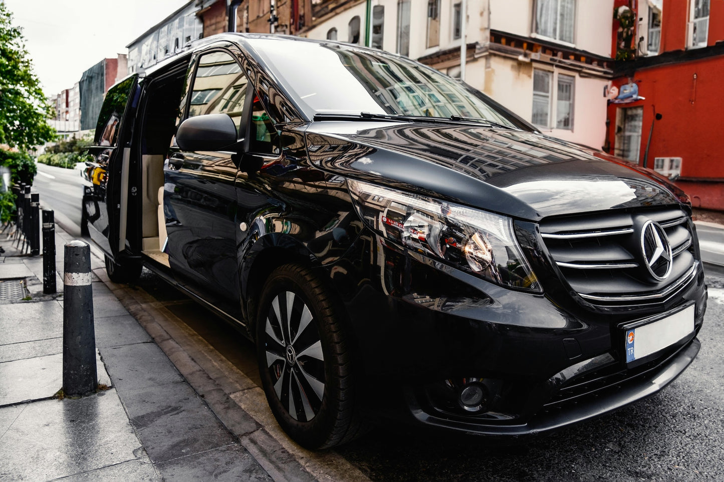 Istanbul Airports (IST or SAW) Minivan Transfer