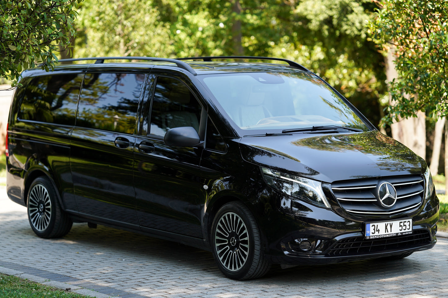 Istanbul Airports (IST or SAW) Ultra VIP Minivan Transfer